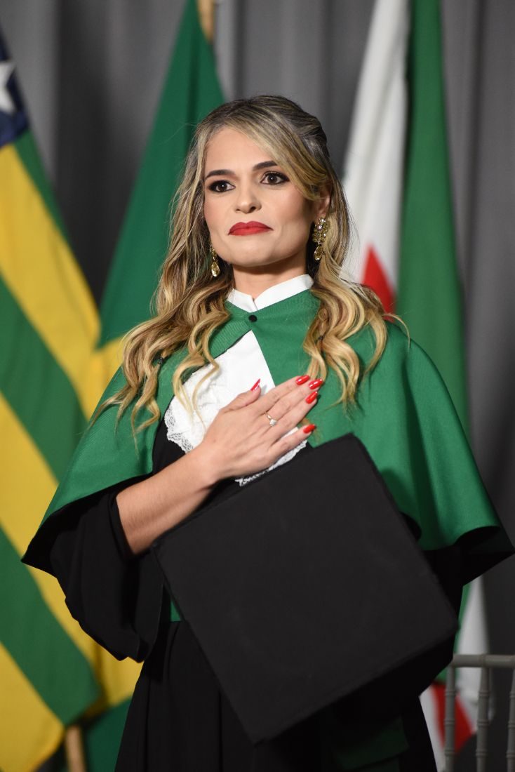 Retrato com as bandeiras · Colação de grau